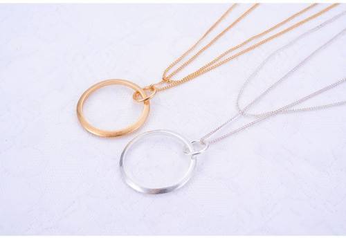 MULTI LAYER CHAIN WITH A CIRCLE PENDANT - GOLD PLATED
