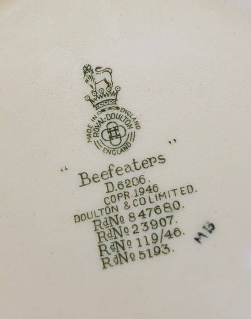 The Beefeater GR - Yellow Highlights Royal Doulton Character Jug -D6206 - Large - Perfect Condition!