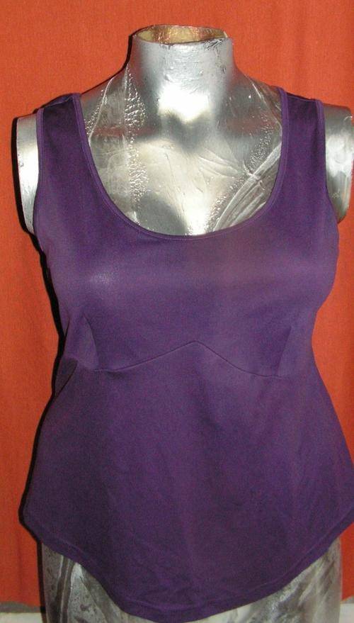 SLEEVELESS PURPLE TOP. SIZE 18. CONDITION: VERY GOOD