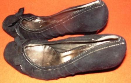 BLACK SQUARE TOE HIGH HEEL, SUEDE LIKE. SIZE 7. GINO PAOLI. CONDITION: VERY GOOD