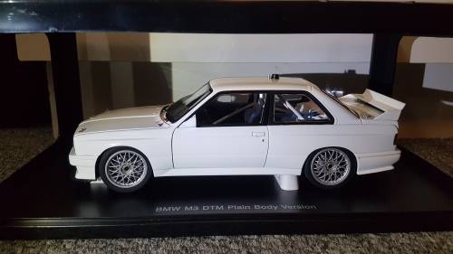 Autoart 1:18 BMW M3 E30 DTM PLAIN BODY VERSION