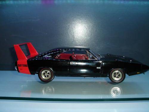 Ertl 1969 Dodge Charger Daytona Black+Red, 1:18 Diecast Scale Model