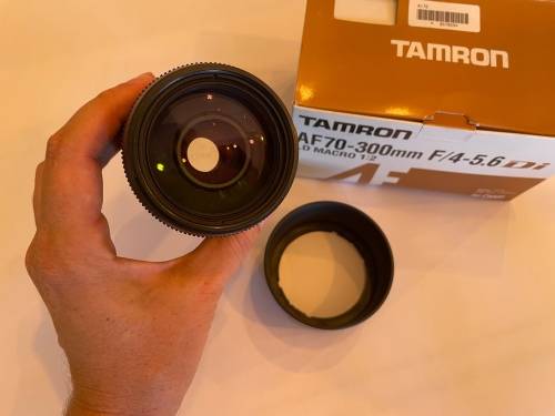 Tamron Auto Focus 70-300mm f/4.0-5.6 Di LD Macro Zoom Lens for Canon with Lens Hood