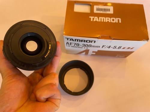 Tamron Auto Focus 70-300mm f/4.0-5.6 Di LD Macro Zoom Lens for Canon with Lens Hood