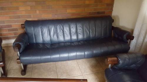 Leather Lounge Suite