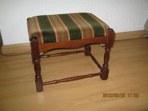 Big stool with soft top