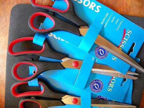 Longnose scissors for large fabric sheets