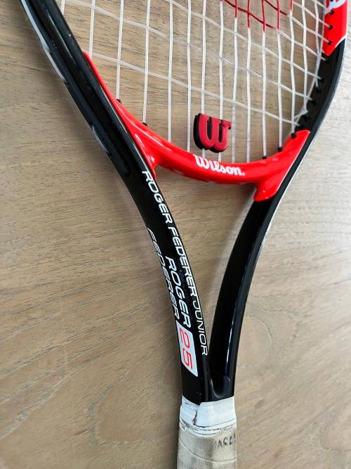 Wilson Roger Federer 25 junior tennis racket