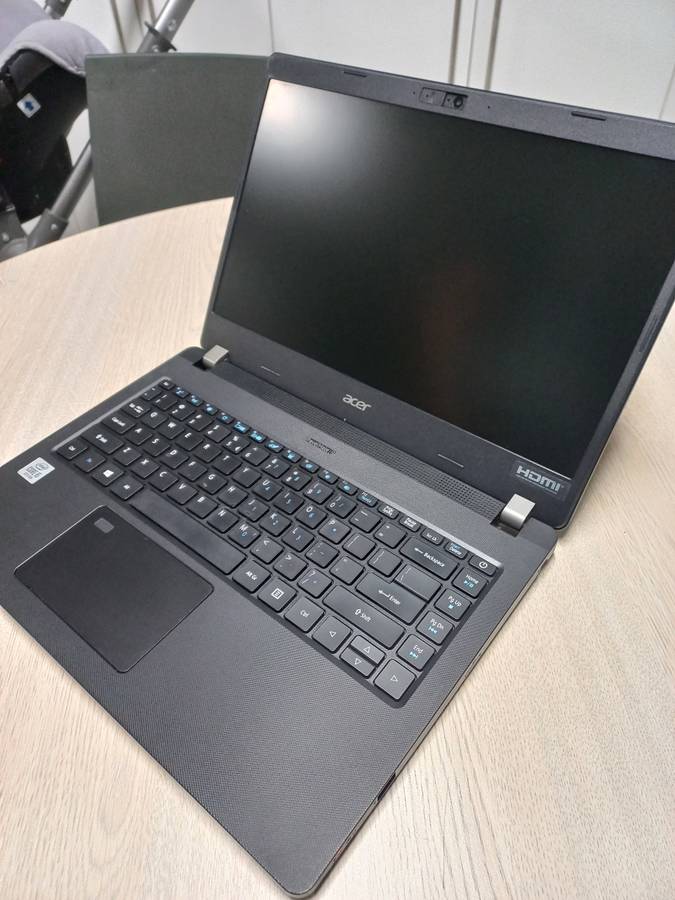 Acer TravelMate P214