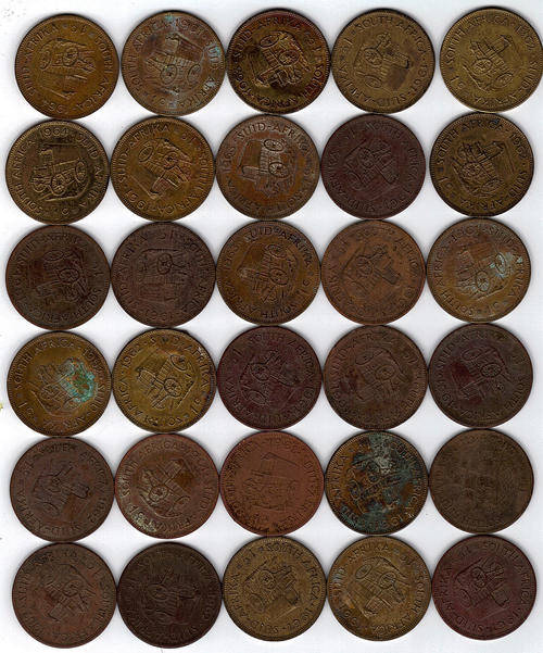 A BUNDLE OF OLD ONE CENT COINS