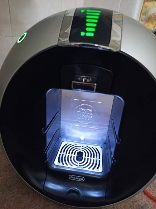 DeLonghi Nescafe Dolce Gusto Circolo Coffee Machine