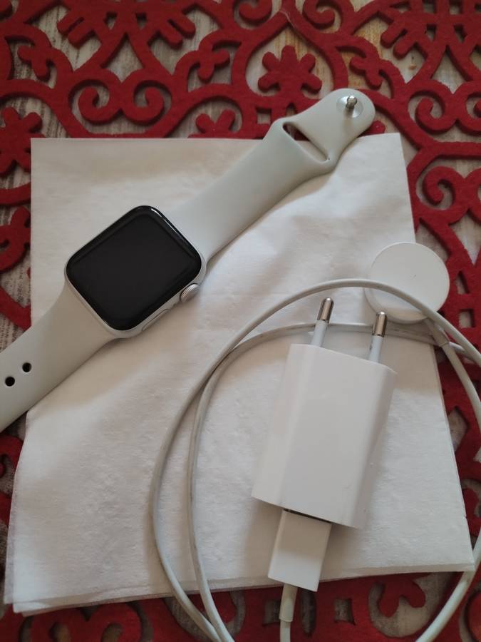 Apple Watch Series 5 40mm GPS Only