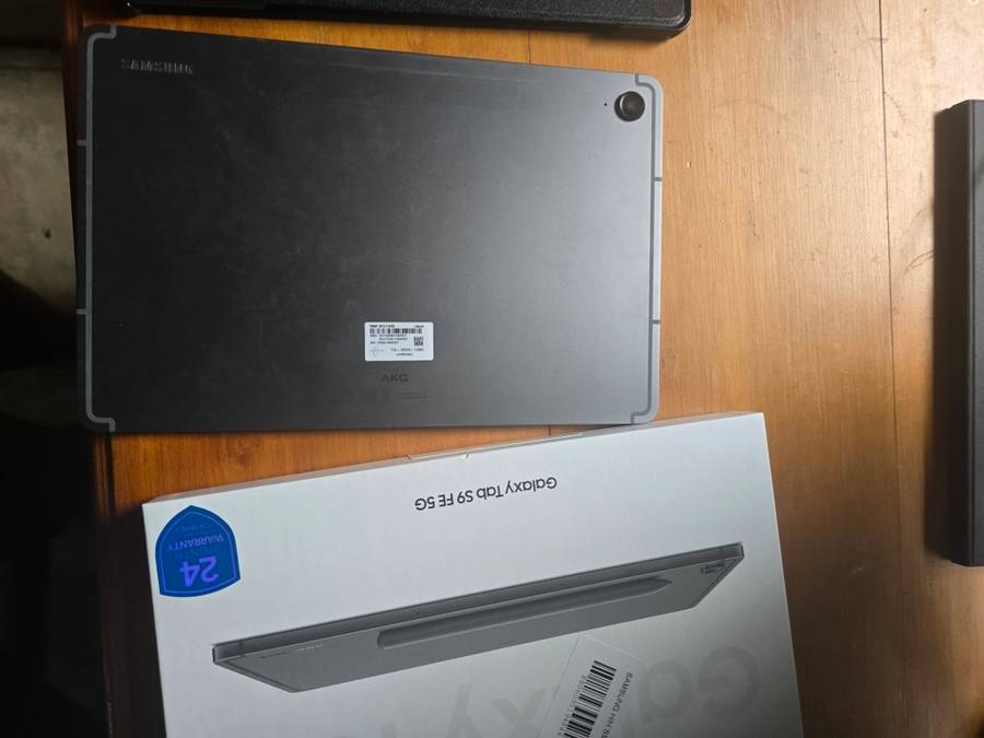 Samsung Galaxy Tab S9-FE 10.9` 5G - Grey 128 Gig