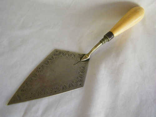 Silver Plated Cake Lifter with bone handle - as per photo