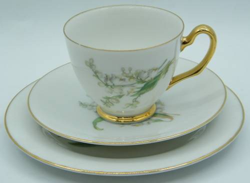 Westminster Australia Trio with small chip - as per photo