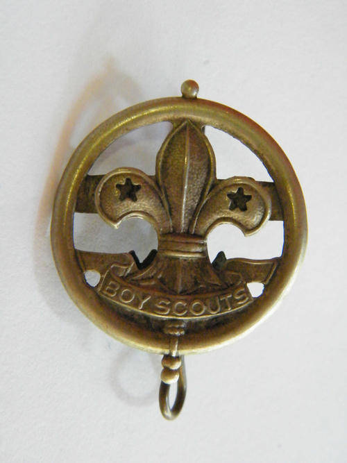 Boy Scouts cap badge - unusual issue - as per photo