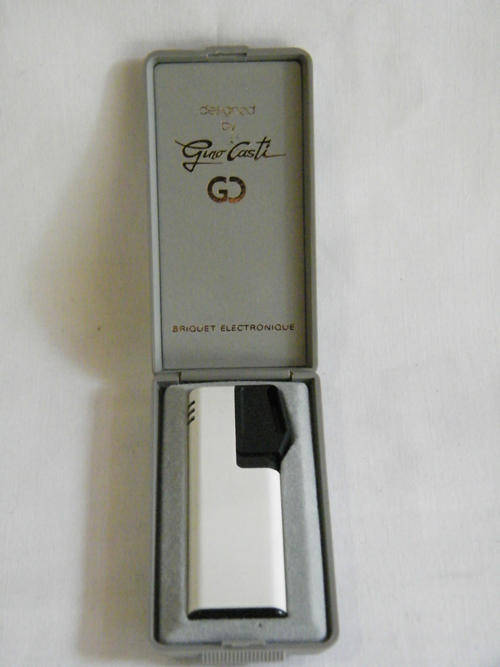 Black and White pocket lighter in original box by Gaio Casti - as per photo
