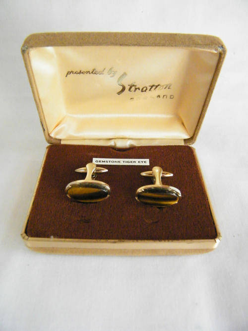 Pair of Stratton vintage cufflinks in original box - as per photo