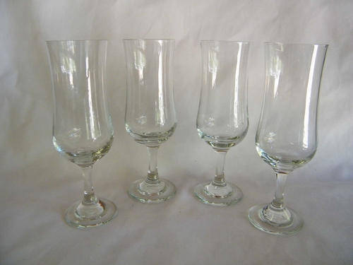 Lot of 4 champagne glasses - as per photo