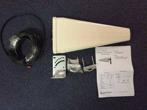 Broadband Directional Antenna