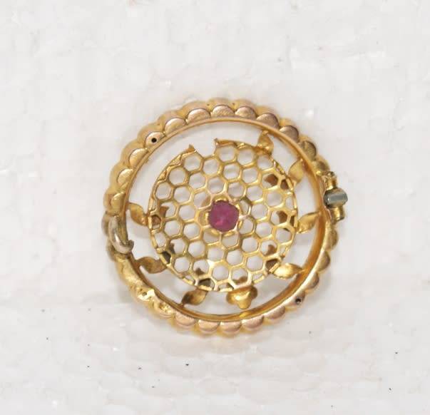 ~~~Vintage 9ct Gold Brooch with Gemstone~~~ CRAZY LOW R1 START