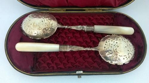 Set of two spoons - Boxed