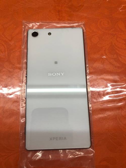 SONY EXPERIA M5 AQAU,WHITE,LIKE BRAND NEW CONDITION,EARPHONES,CHARGER AND USB CABLE,LOCAL,