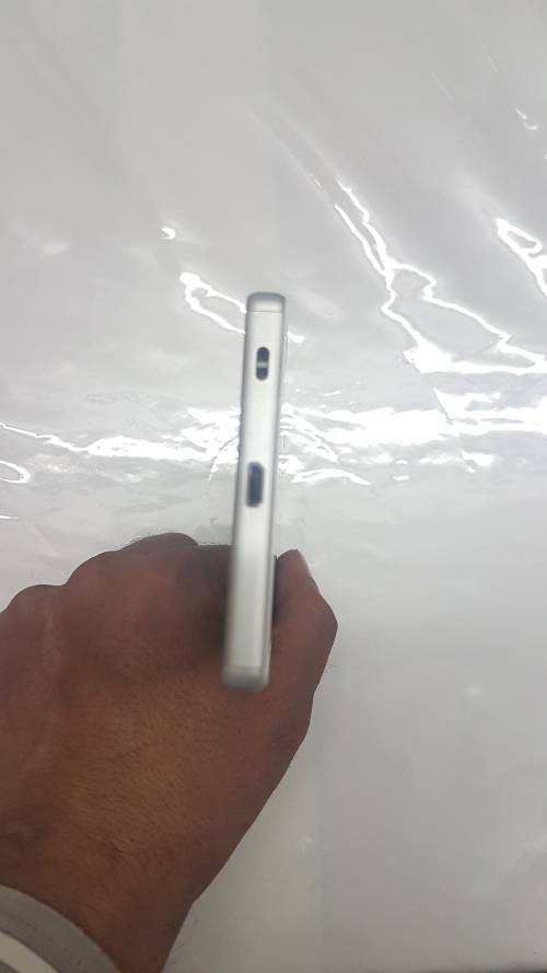 SONY EXPERIA Z5(BIG),SILVER,LOCAL,10/10 WITH USB CABLE AND CHARGER,