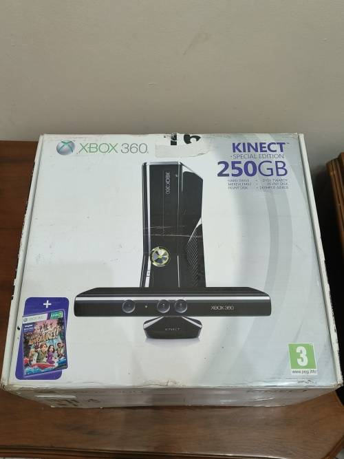 XBOX 360 SPECIAL EDITION WITH KINECT, 250GB, 3 X GAMES, USED FOR 1 WEEK,9.9/10 CONDITION.
