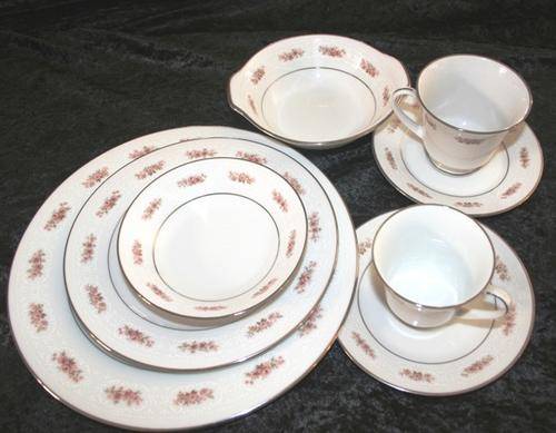 Royal China dinner service/ Noritake coffee set Petula pattern
