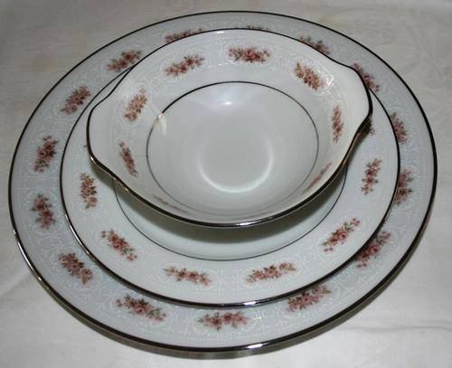 Noritake / Royal China Dinner Service