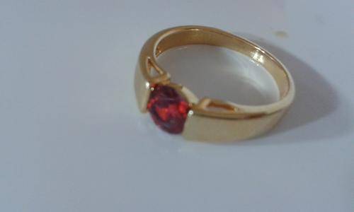 Cheerful red gem 5*5mm Gold RING Size 7