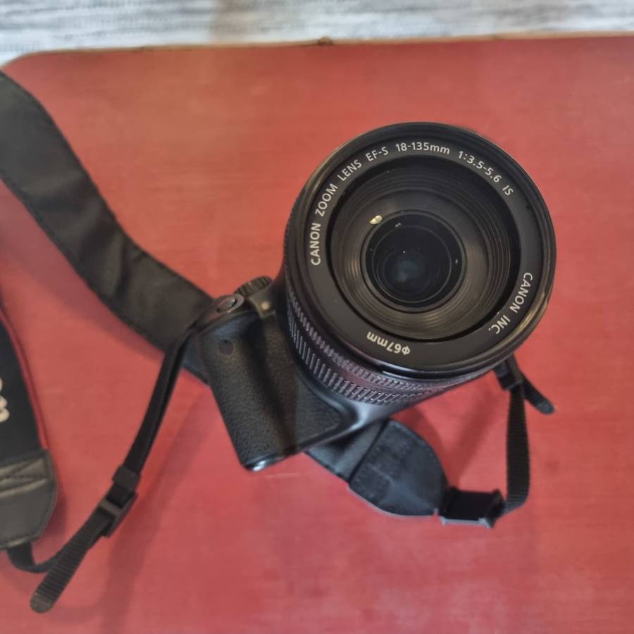 Canon EOS 550D with Canon EF-S 18-135mm lens (67mm)