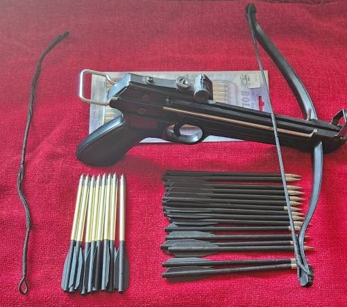 2xMini Crossbows with 44 Assorted Arrows