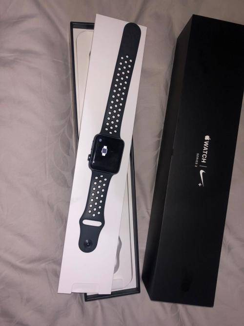 Apple Watch Series 3 (NIKE EDITION) 44mm Space Grey with Black Sport Band EXCELLENT CONDITION