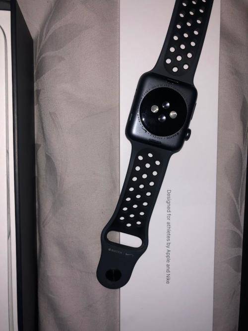 Apple Watch Series 3 (NIKE EDITION) 44mm Space Grey with Black Sport Band EXCELLENT CONDITION