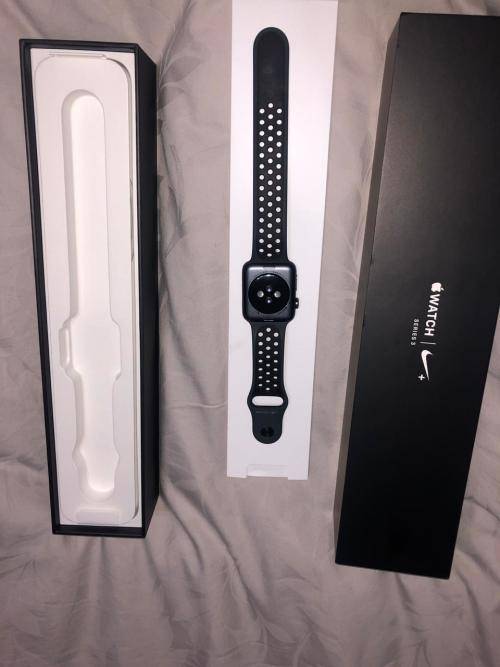 Apple Watch Series 3 (NIKE EDITION) 44mm Space Grey with Black Sport Band EXCELLENT CONDITION