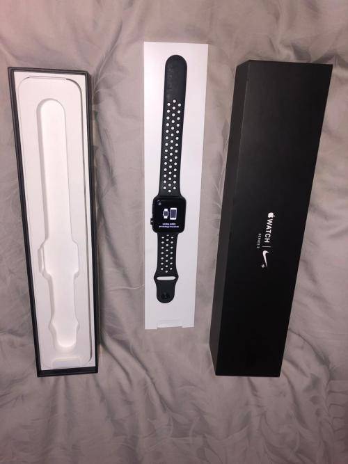 Apple Watch Series 3 (NIKE EDITION) 44mm Space Grey with Black Sport Band EXCELLENT CONDITION