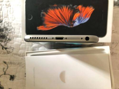 iPhone 6S Plus Space Grey (128GB capacity) *EXCELLENT CONDITION* + box & accessories