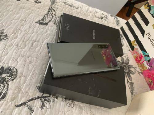 Samsung Galaxy Note 10 Plus (256GB ) *EXCELLENT CONDITION DEMO UNIT* + box & accessories(SINGLE SIM)