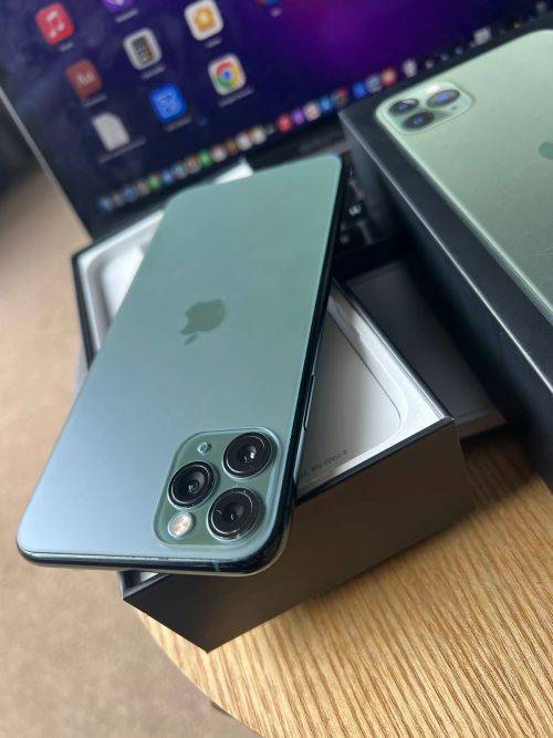 iPhone 11 Pro Max Space Grey (256GB) * EXCELLENT CONDITION  + box and all accessories