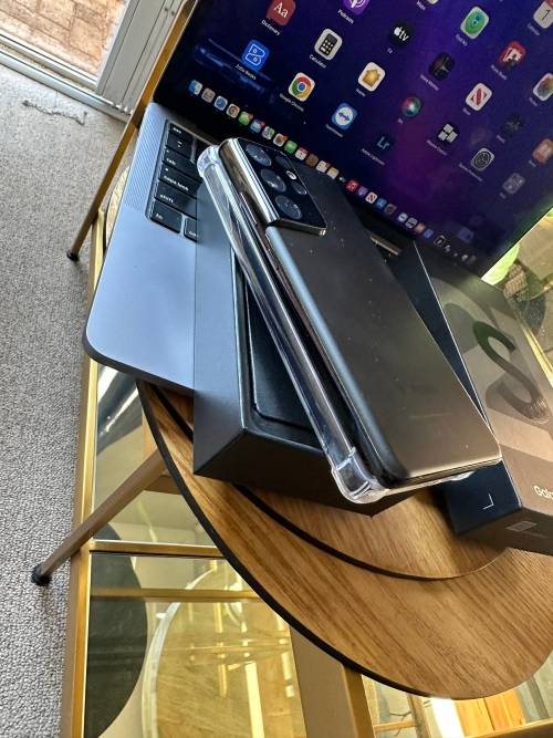 Samsung Galaxy S21 Ultra Phantom Black 12GB Ram (256GB)*EXCELLENT CONDITION *  + Box and accessories