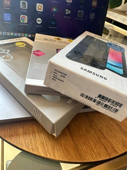 Samsung Galaxy A24  Dual Sim  (128GB) + Extras worth R500*BRAND NEW SEALED *