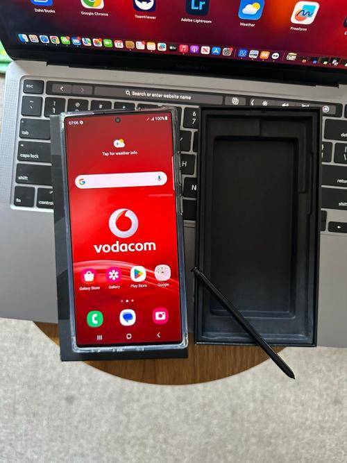 Samsung Galaxy S23 Ultra Black 12GB Ram (256GB)*EXCELLENT CONDITION *  + Box and accessories