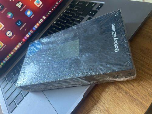 Samsung Galaxy S23 Ultra 12GB Ram (256GB)*BRAND NEW SEALED *  + Box and accessories