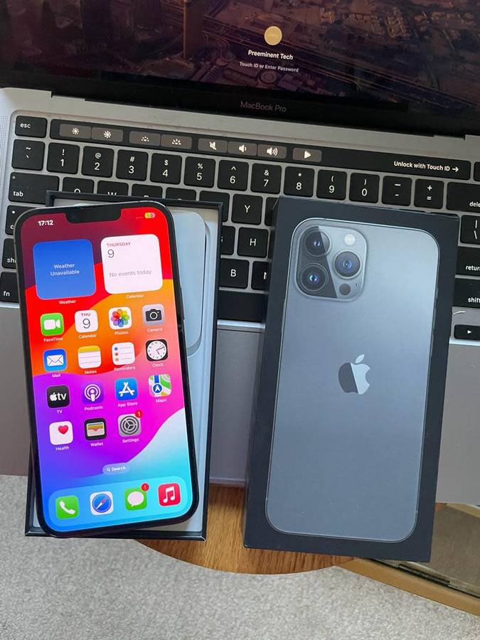 iPhone 13 Pro Max  (128GB) Midnight +box & accessories. Excellent Condition* OPEN TO ALL NETWORKS*