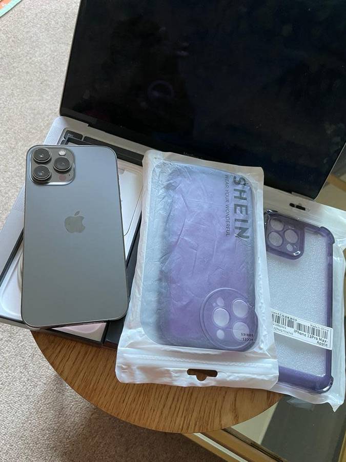 iPhone 13 Pro Max  (128GB) Midnight +box & accessories. Excellent Condition* OPEN TO ALL NETWORKS*