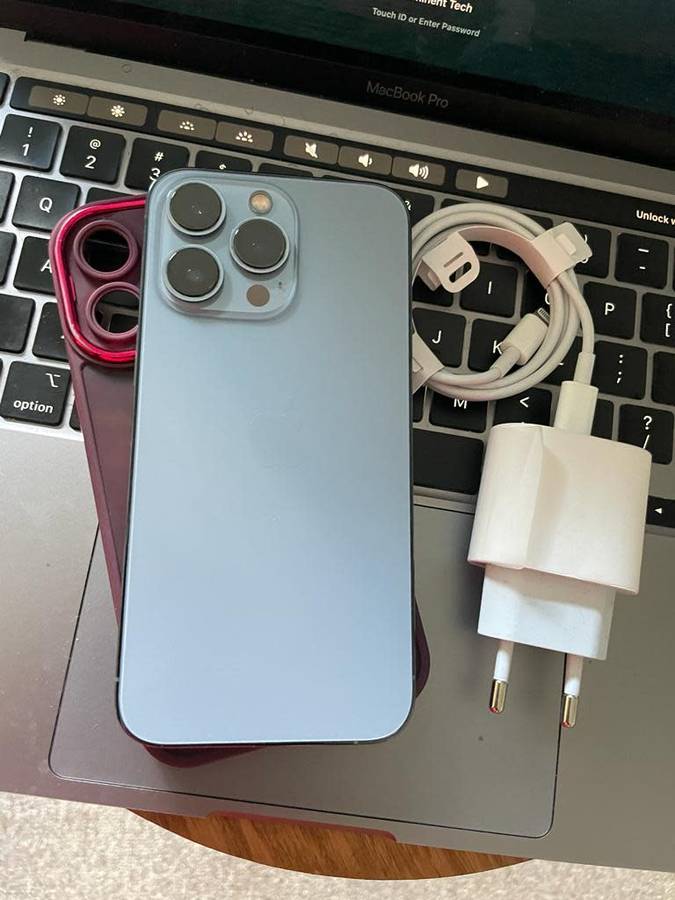 iPhone 13 Pro Sierra Blue (256GB)*EXCELLENT CONDITION *  + packaging and accessories
