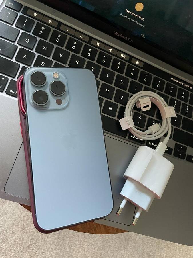 iPhone 13 Pro Sierra Blue (256GB)*EXCELLENT CONDITION *  + packaging and accessories