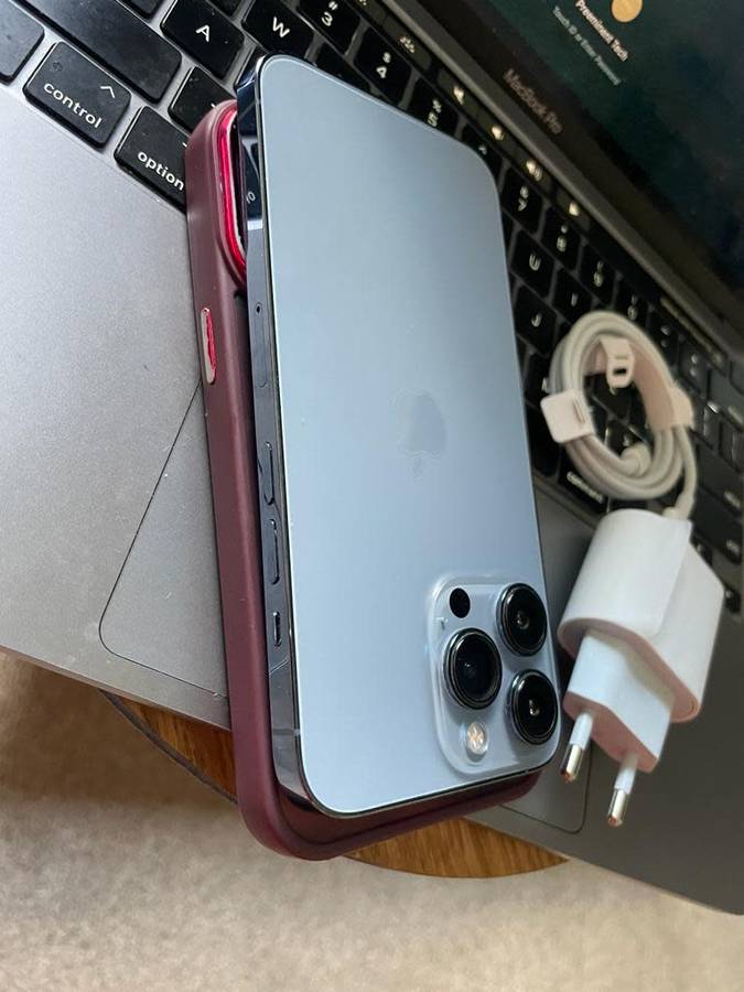 iPhone 13 Pro Sierra Blue (256GB)*EXCELLENT CONDITION *  + packaging and accessories